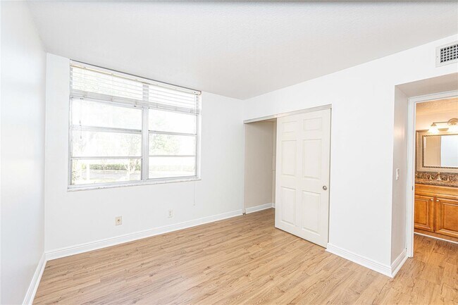 Foto del edificio - 9471 Evergreen Pl