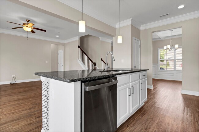 Foto del edificio - 315 Red Cedar Dr