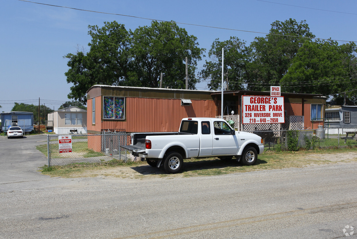 Foto principal - George's Trailer Park