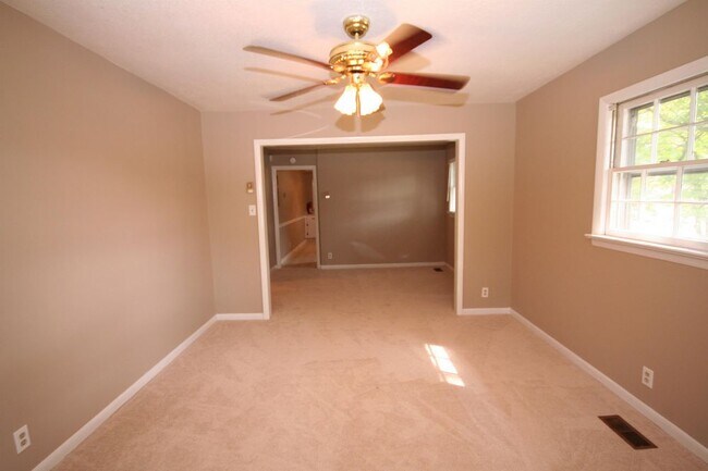 Foto del edificio - 700 N Madison Avenue