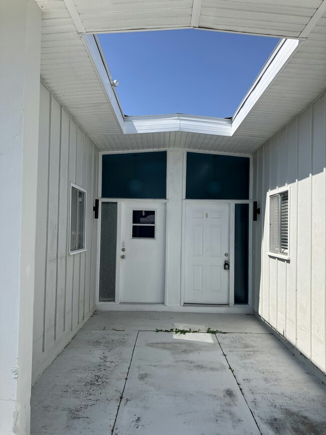 Foto del edificio - 5720 Gallatin Ln