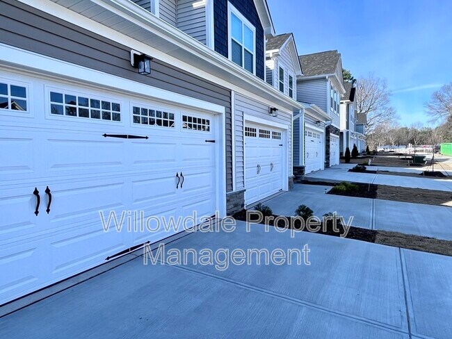 Building Photo - 187 Royal Star Wy