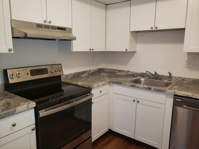 Kitchen - 12 Reliance Ct