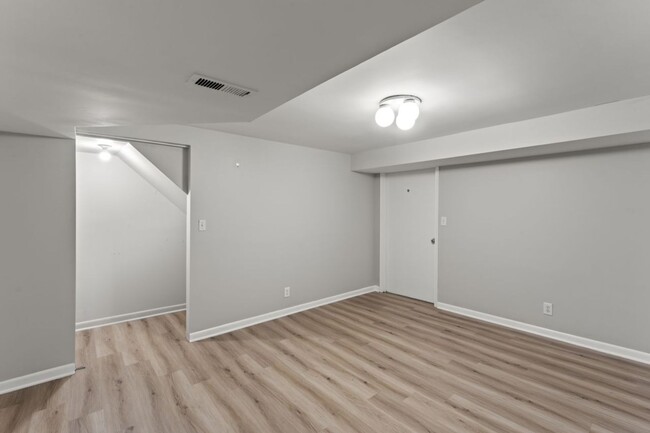 Building Photo - Welcome to Windy Hills