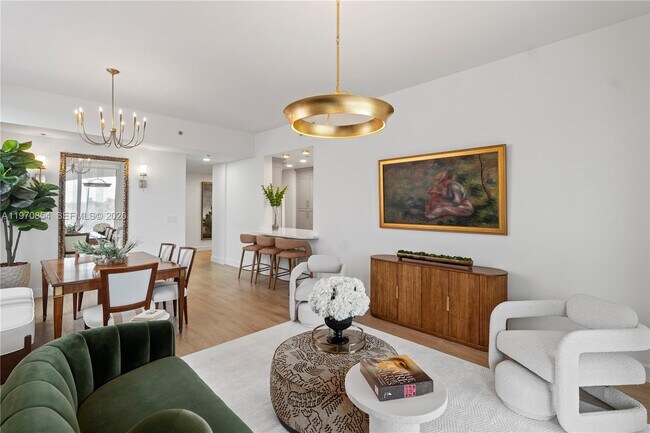 Foto del edificio - 626 Coral Wy