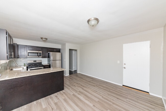 Building Photo - 3052 N Kostner Ave