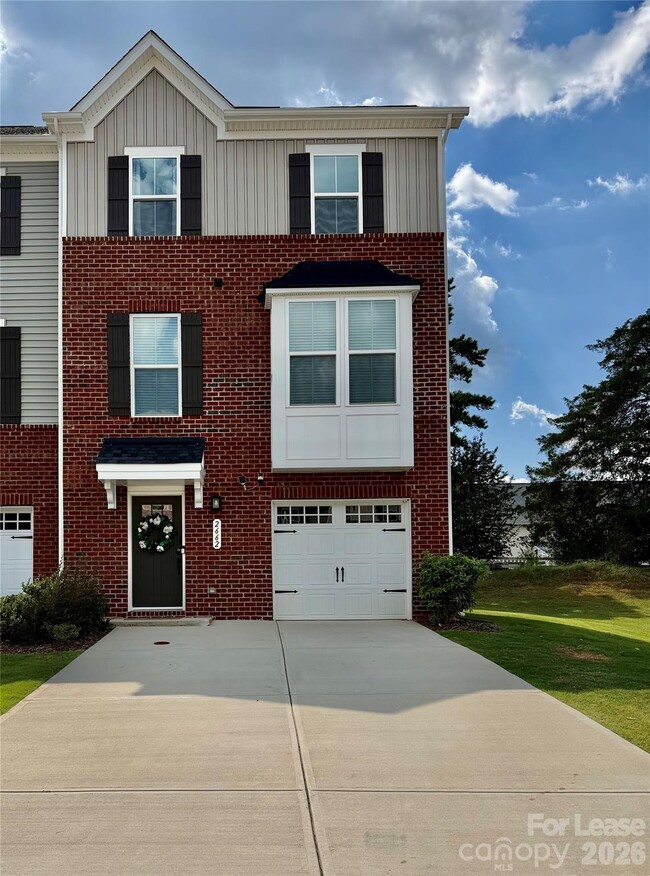 Building Photo - 2662 Grantham Place Dr