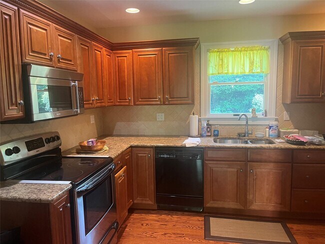 Foto del edificio - 60 Oaktree Ln