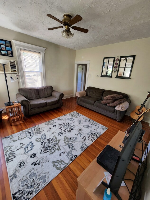 Large Living Room, flooded with natural light - 86 Woods Ave