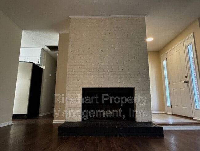 Building Photo - 290 Ratterree Cir