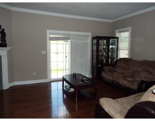 Building Photo - 601 Crystal Way