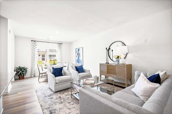 Building Photo - 2012 Woodbine Wy