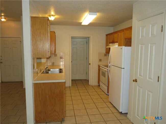 Foto del edificio - 2609 Lucille Dr