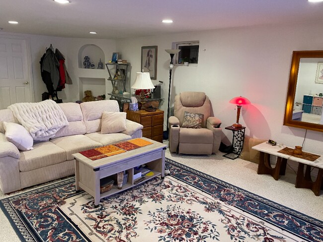 Foto del edificio - 5340 Vale Dr