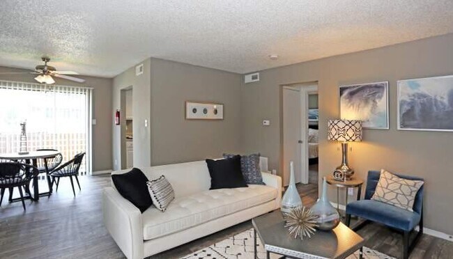 Building Photo - 2 bedroom in Fort Worth TX 76120