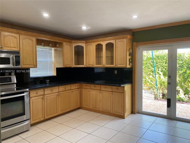 Foto del edificio - 720 NW 123rd Ave