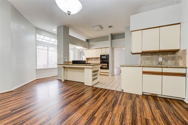 Foto del edificio - 2122 Paso Rello Dr