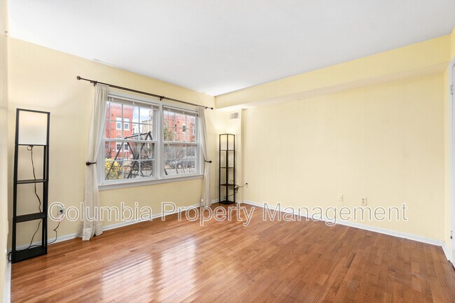 Foto del edificio - 1119 G St SE