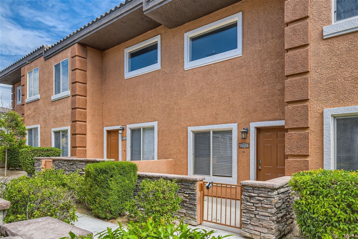 Primary Photo - 10455 KITTY JOYCE AVE LAS VEGAS NV, 89129