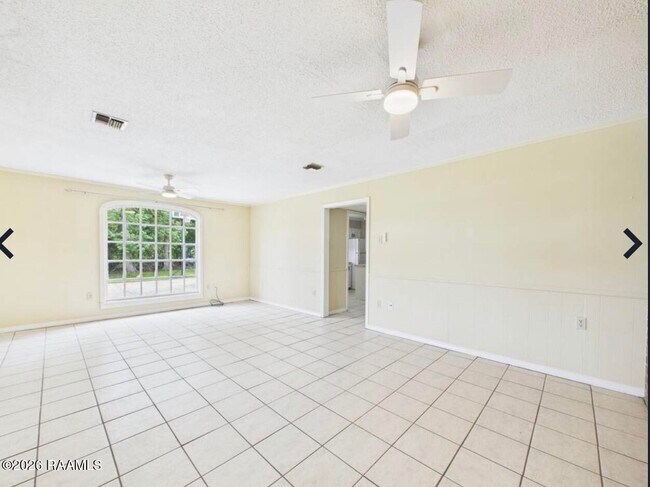 Foto del edificio - 107 Guillot Rd