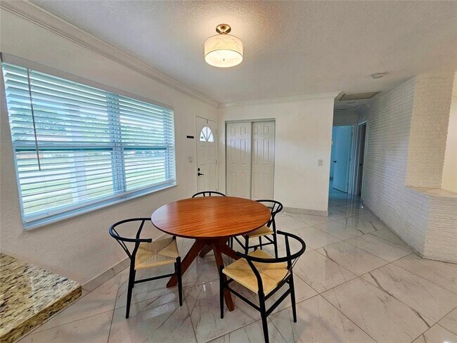 Foto del edificio - 3490 SW 19th St