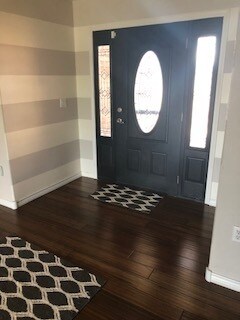 Building Photo - NEWER HOME ON QUIET STREET