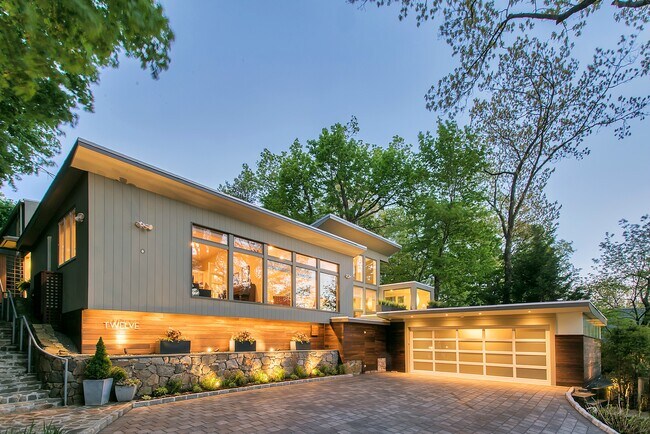Building Photo - 12 Seely Pl