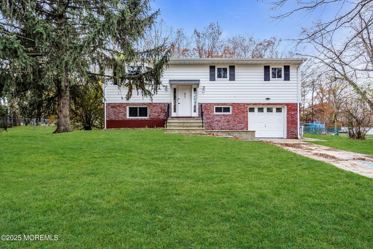 Primary Photo - 47 Beam Ave