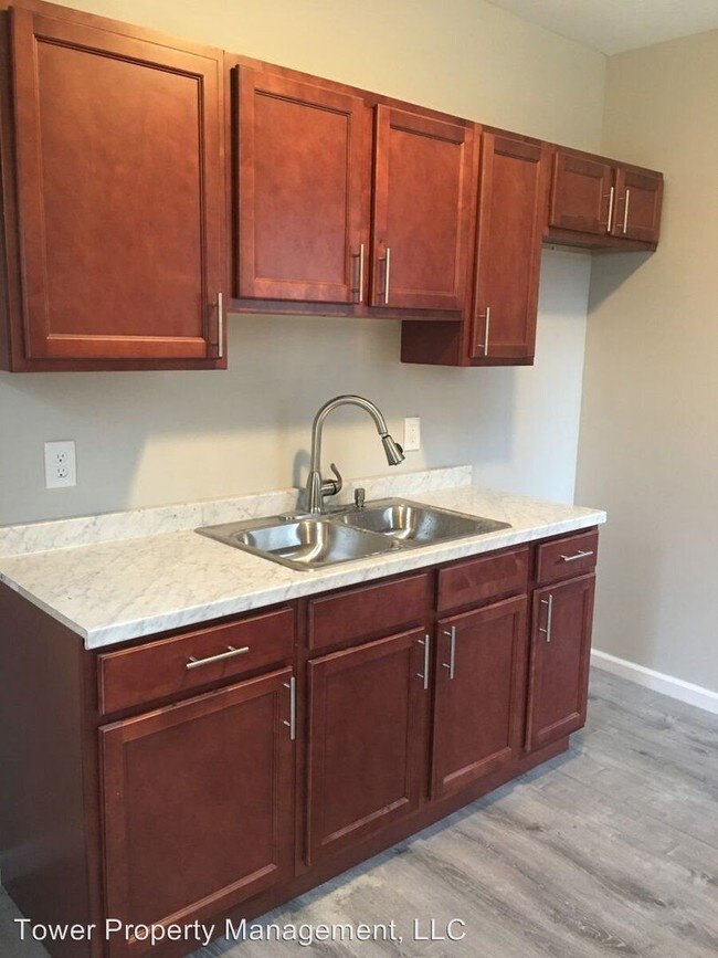 Building Photo - 2 br, 1 bath House - 107 Newton Street