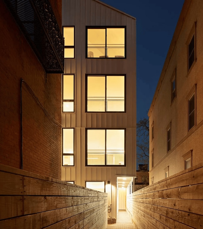 Photo - 2011 Cambridge St Townhome