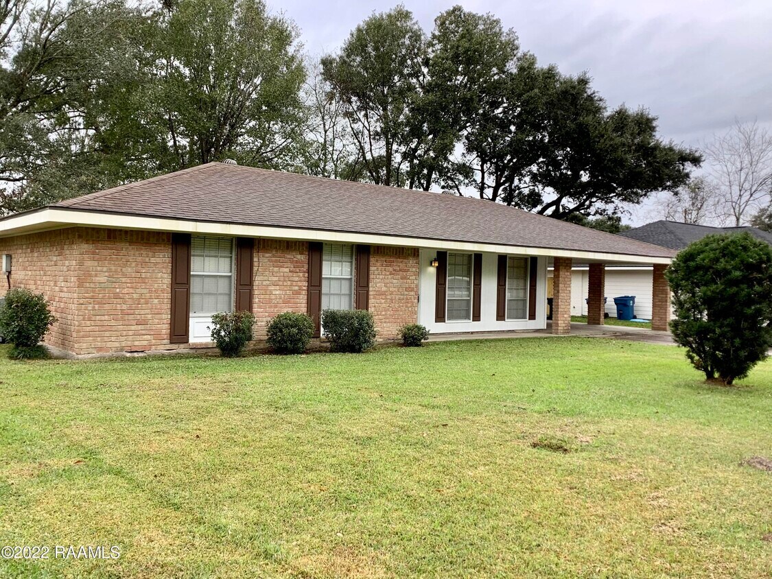 Primary Photo - 212 Claymore Dr