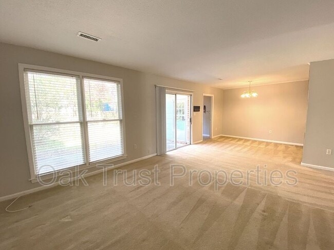 Foto del edificio - 4428 N Shirley Dr