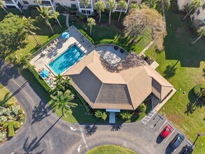 Building Photo - 300 N Hwy A1A