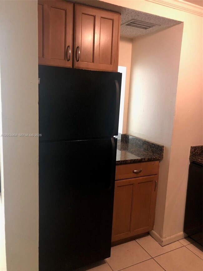 Foto del edificio - 11252 Royal Palm Blvd