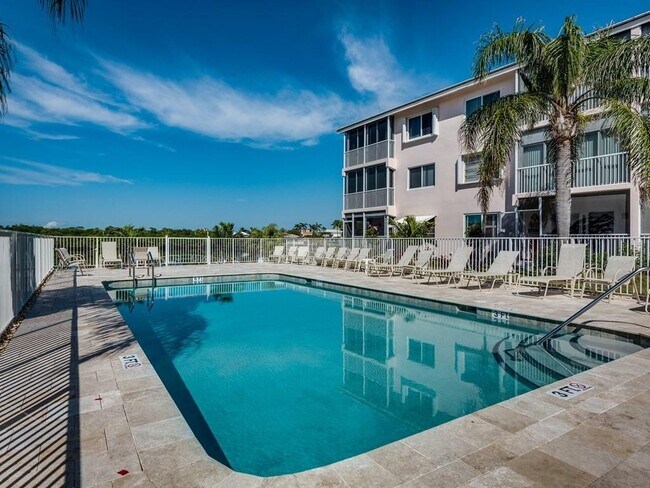 Building Photo - 6530 N Ocean Blvd