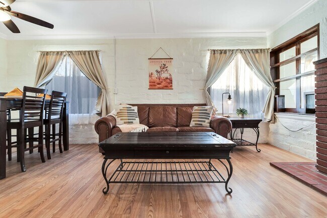 Foto del edificio - 2 Bedroom 1 Bath - Furnished Hilltop Home ...