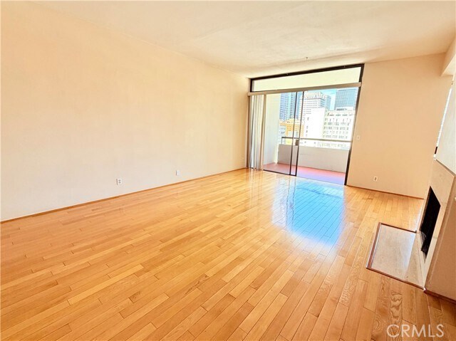 Foto del edificio - 600 W 9th St