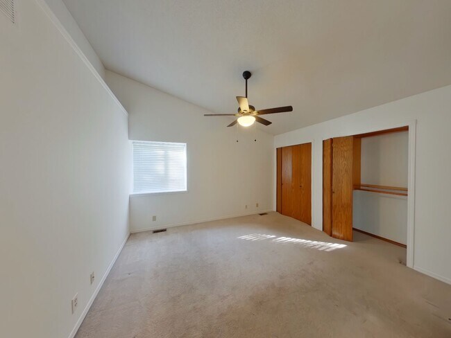Building Photo - 6235 Brookview Ct