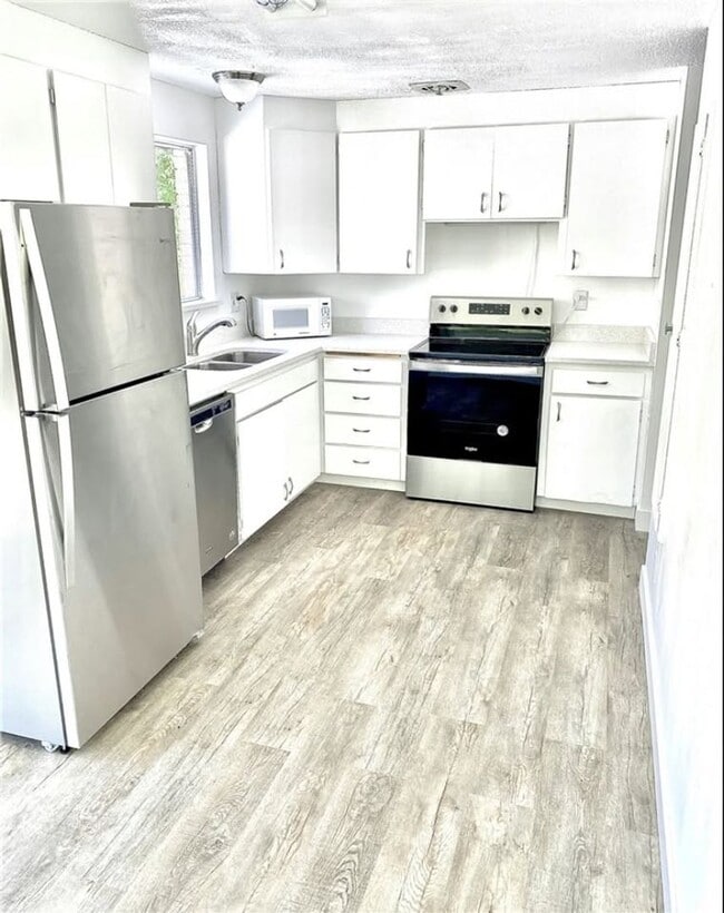 Building Photo - RES_CARMEL INSTITUTE LLC_1152