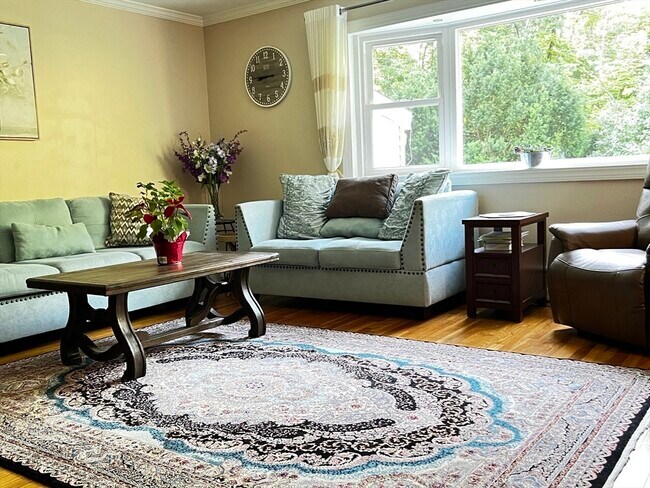 Foto del edificio - 169 Colburn St