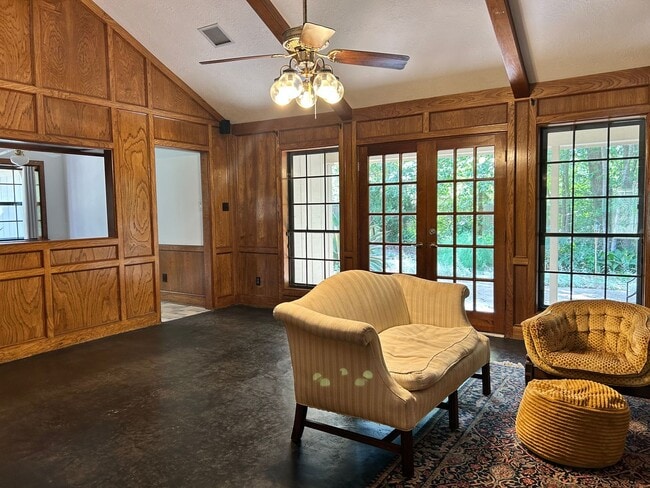 Building Photo - 3 Bedroom 2.5 Bath Home Tucked in Cul-de-sac!! Available NOW!