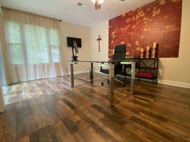 Foto del edificio - 505 Piney Fork Ln