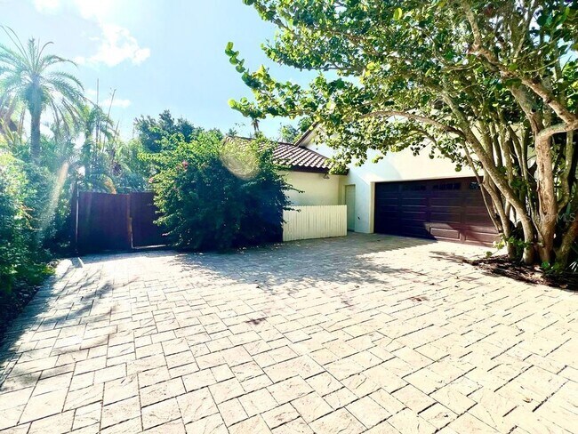 Foto del edificio - 5610 W Lake Butler Rd