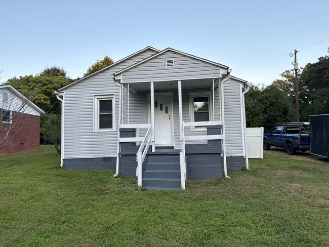 Building Photo - 5208 Summit Ave