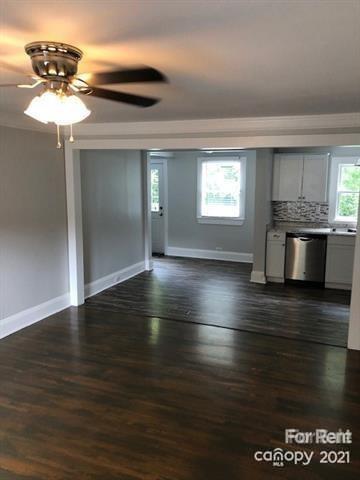 Building Photo - 1009 Skyway Dr