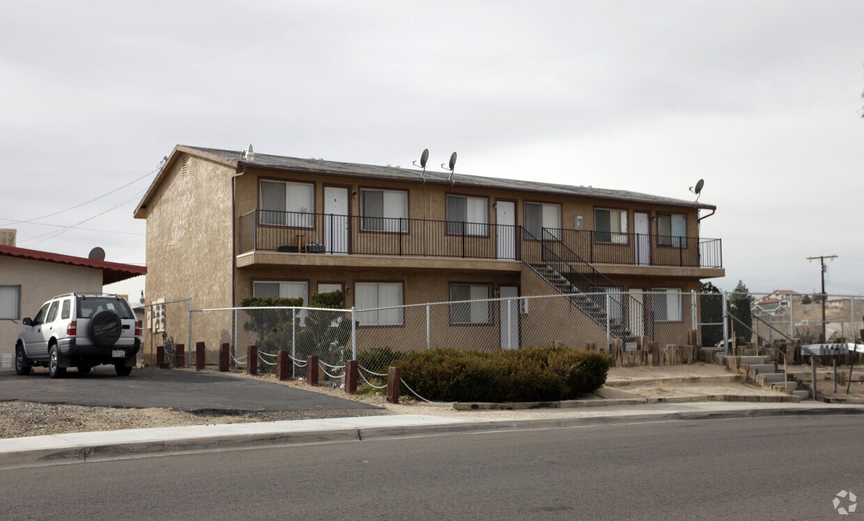 240 E Grace St, Barstow, CA 92311 Apartments in Barstow, CA