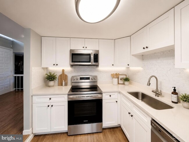 Photo - 18428 Point Seneca Place Unit Townhome