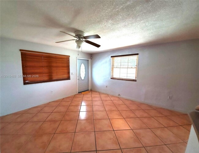 Building Photo - 690 SW 120th Ave