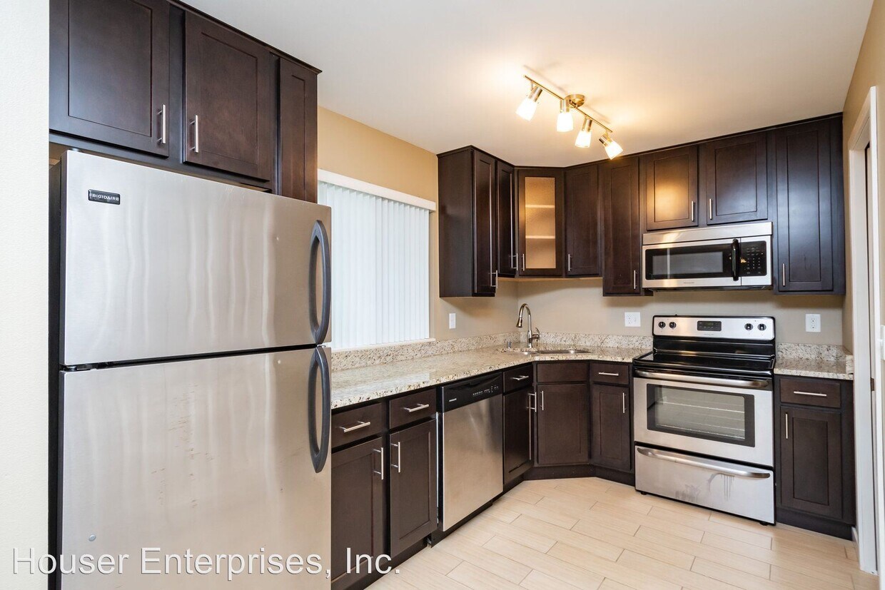 Primary Photo - 203 6th St