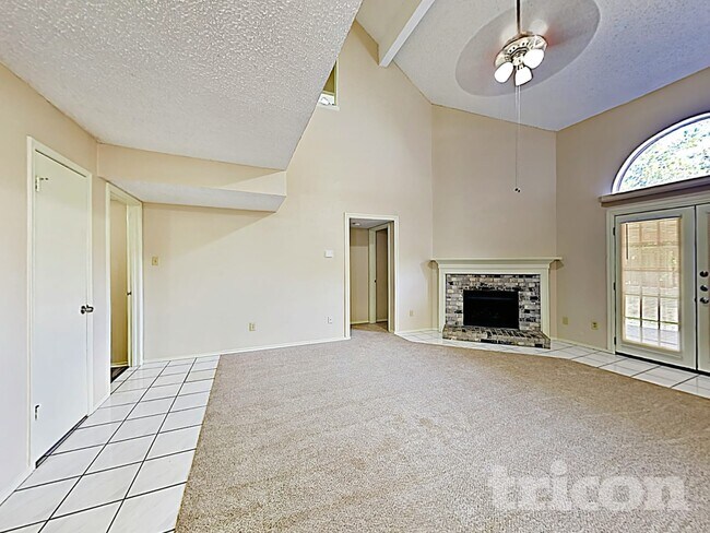 Building Photo - 1304 Farley Dr